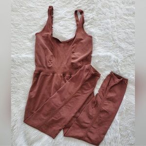 40 Free People Good Karma Onesie Nutmeg
Size: M/L Free People NWOT.